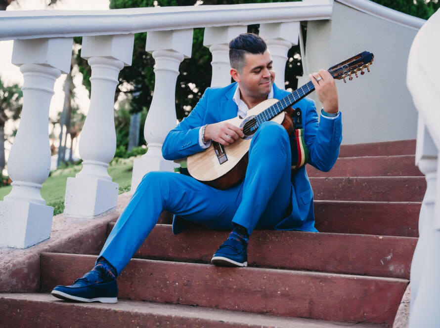 serenatas con cuatro puertorriqueno alberto graulau